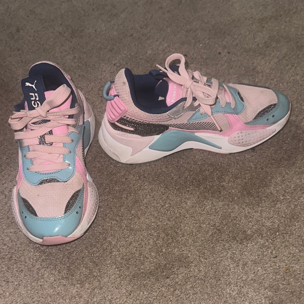 Puma girls side 3.5y in Pink and Blue